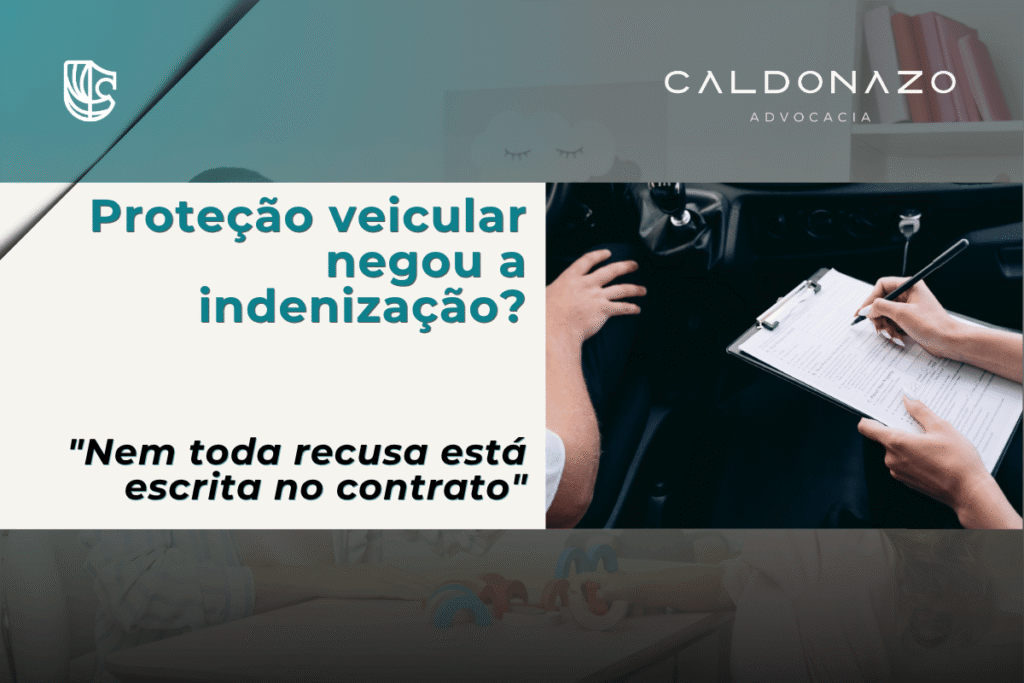 Documento sendo preenchido dentro de um veículo; texto: proteção veicular negou a indenização?
